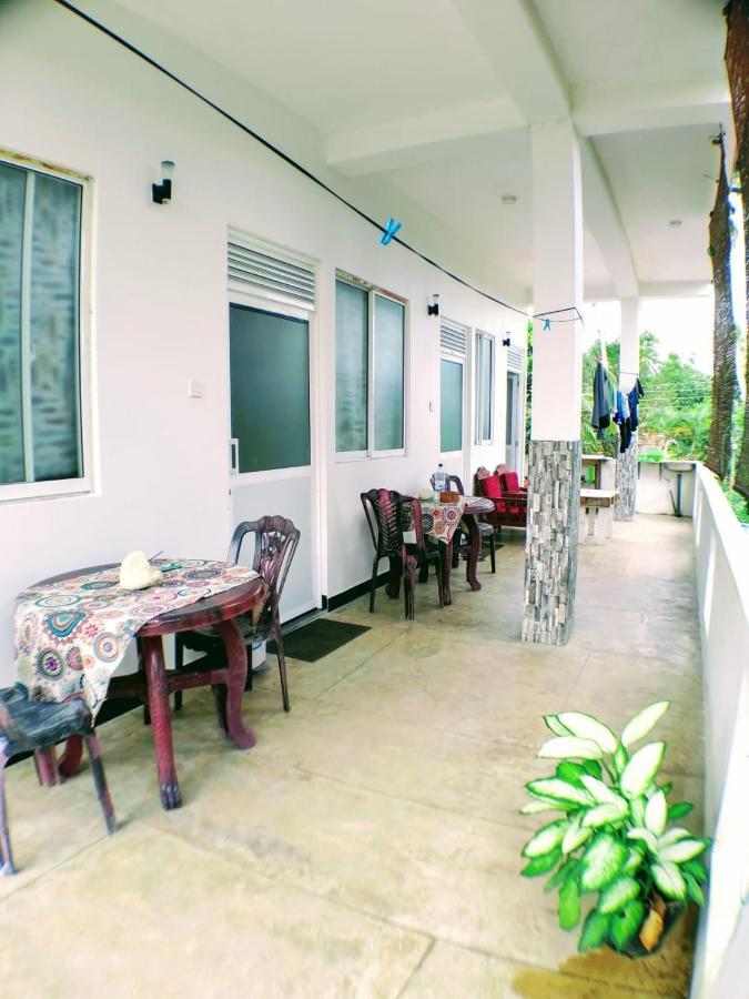 Madiha Guest Hotel Matara Luaran gambar